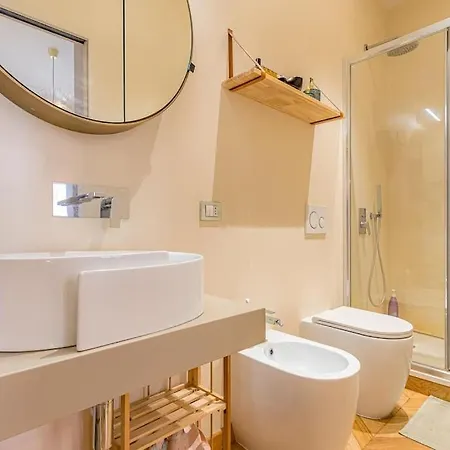 Charming 5 Mins From Duomo With Car Box *