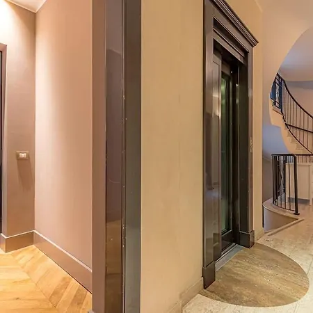 Charming 5 Mins From Duomo With Car Box *