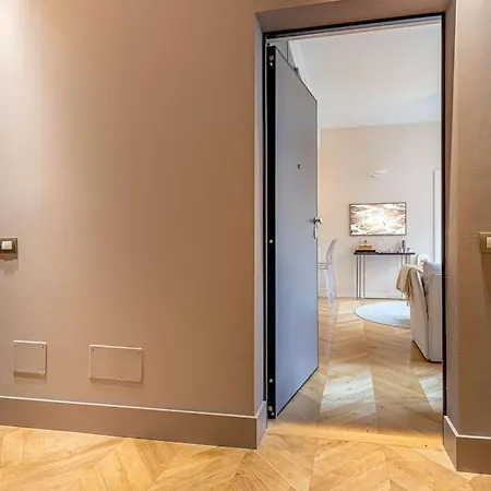 Charming 5 Mins From Duomo With Car Box 米兰