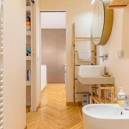 Charming 5 Mins From Duomo With Car Box *